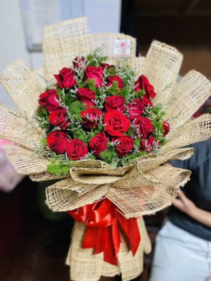 Elegant Red Rose Bouquet in Burlap Wrap