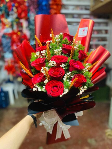 Passionate Devotion: Luxurious Red Rose Bouquet
