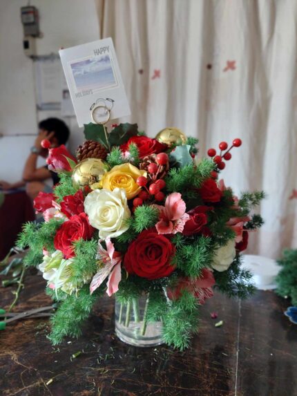 Festive Cheer: Holiday Floral Centerpiece